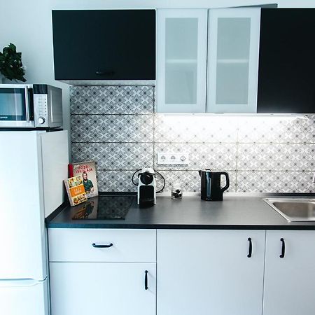 Black & White Apartment With A Gift Soft Panda 부다페스트 외부 사진