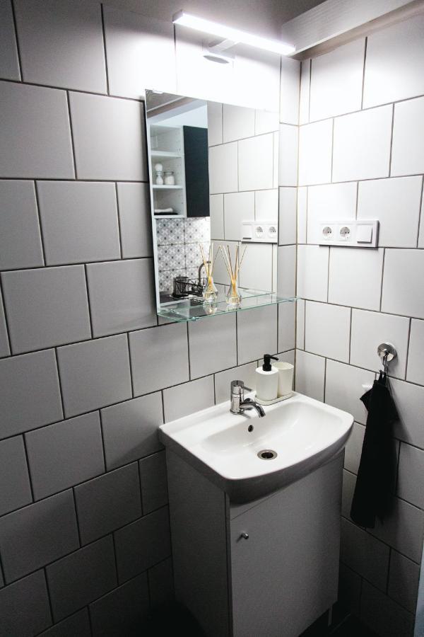 Black & White Apartment With A Gift Soft Panda 부다페스트 외부 사진